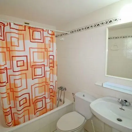 Sleeps 3 Pool Air Con Wifi T792070 아파트